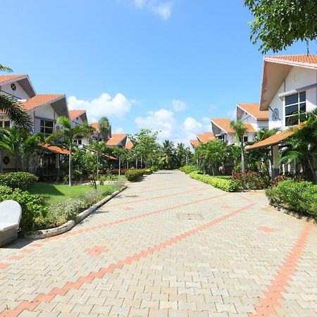 Capital O Twilight Bay Hotel Chennai Exterior photo